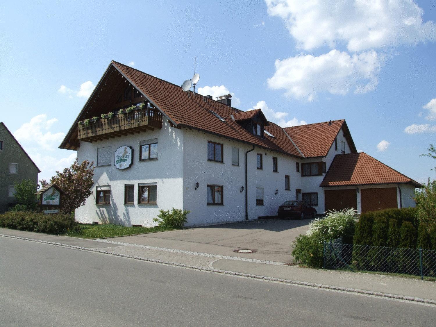 Landhotel Wiesenhof Heroldstatt Exterior photo